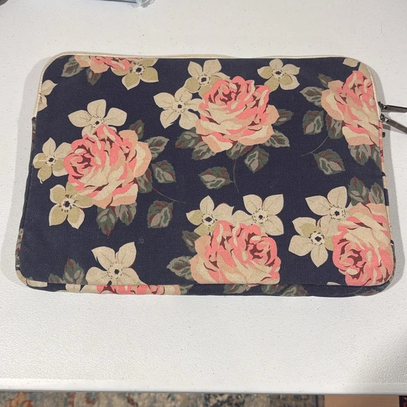 Canvaslife White Rose Laptop Sleeve 15x11” - Picture 2 of 5